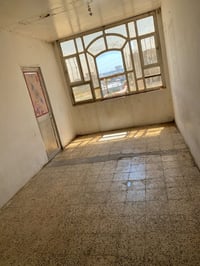 أسلام عليكم شقه للبيع في مجمع القعقاع  طابق ثالث عماره 67 تحتوي على ثل...