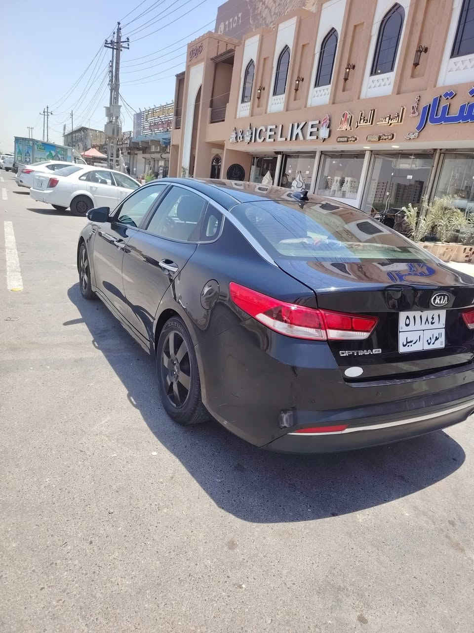 السلام عليكم 
سياره للبيع كيه اوبتما موديل 2017 وارد امريكي 
مواصفات السياره نص فول مكفوله مكينه كير 
السياره حلوه تبريد ثلج 
باقي التفاصيل اتصل وتدلل 
سعر السياره 120$
***********
