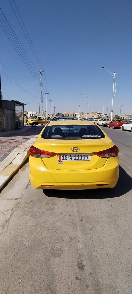 افانتي موديل 2012 محرك 1600 بي رواجز بيهن جكجكه لا تنقيص ولا تبخير بيها جاملغ ايمن مبدل بدون دواخل بيها دحجات بصيطه تخم تاير تبريد دوشمه رقم انكليزي بابل بأسمي السياره حلوه مال جناي سعرها 80 وبيها مجال بسيط  مكانها ناصريه مركز وهذا رقمي *********** واني خادم
