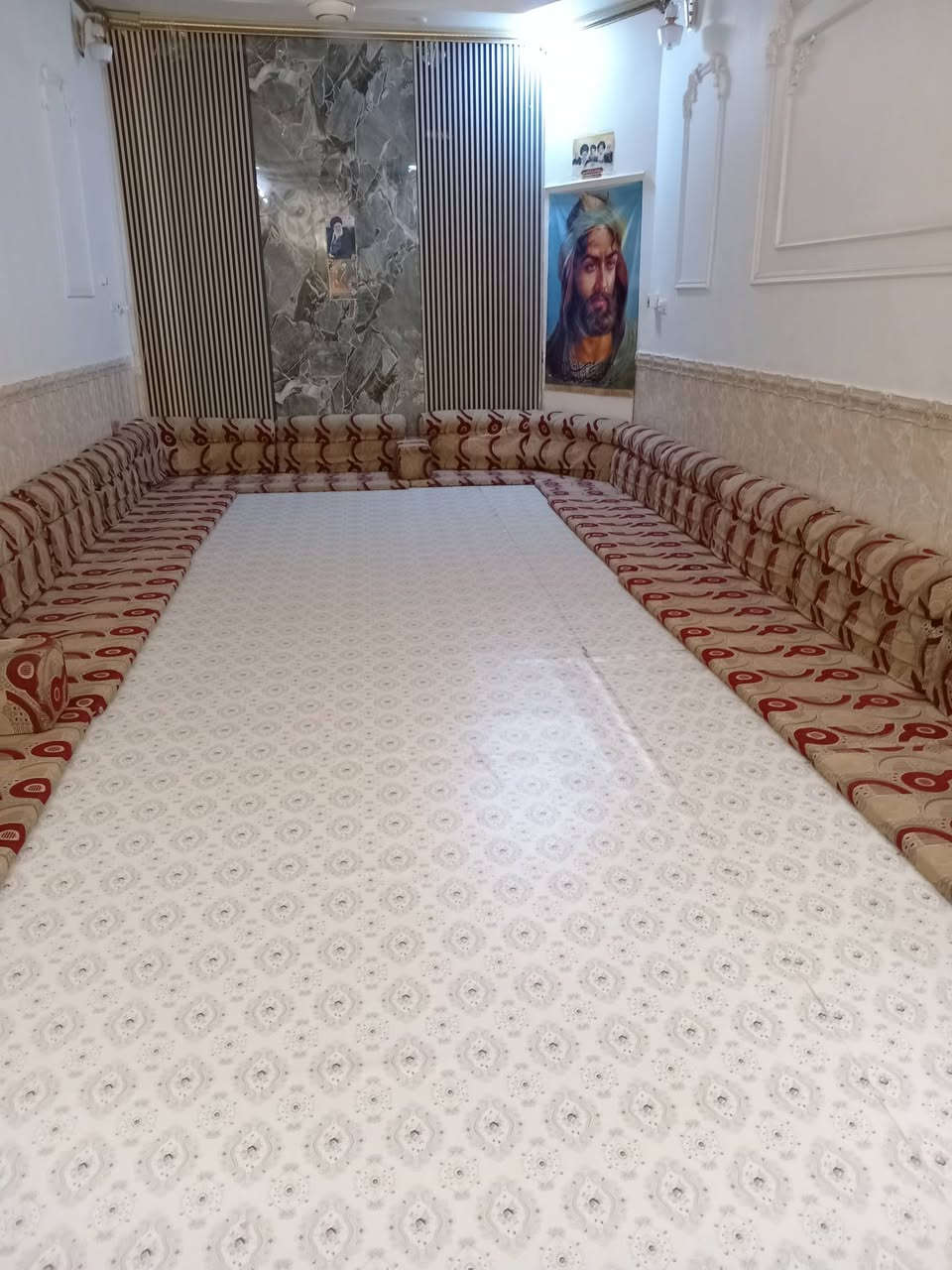 السلام عليكم
#ديوان #ونص للبيع نظافة 100٪100 المكان ناصريه حي #الشهداء

#السعر ٣٠٠ وبي مجال ***********
