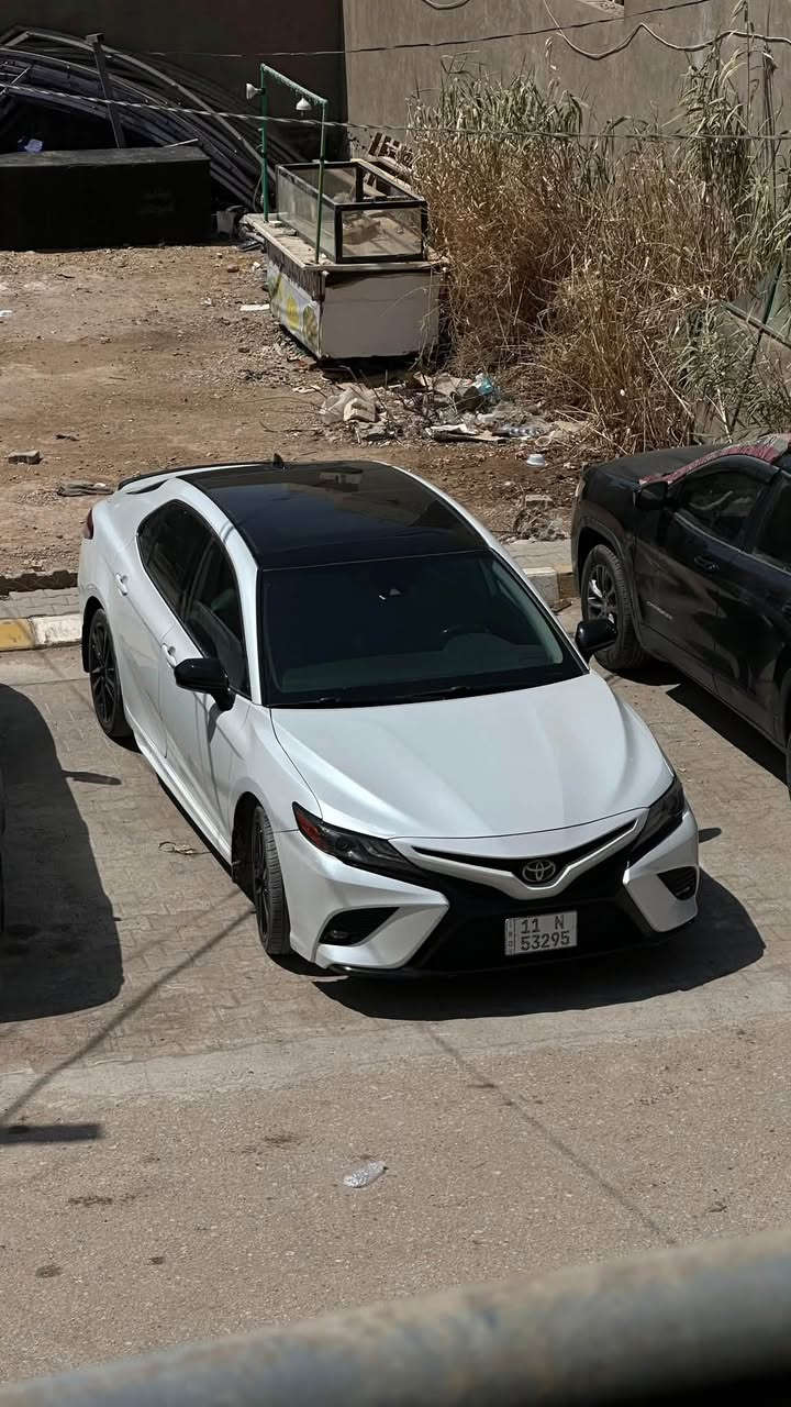السلام عليكم للبيع 
تيوتا كامري 2020 xse محرك 4 سلندر 2.500 
السيارة فول مواصفات ايرباكاتها سليمة عداد المسافة 80 ميل
كشن تدفئة  ، مري كهرباء ، 3 وضعيات قيادة Eco,Normal,sport الگير 8 نمر وباقي المواصفات...
السيارة دخلت بدون حادث للعراق فقط دعامية وهنا صار عندي معجون قليل بالبنيد والجاملغ الخلفي جهة السايق جان بي تكحيل وضربه بسيطة عدلته pdr وصبغته وعندي صورة الحادث قبل التصليح . 
مكان السيارة كربلاء . السعر 195 موجود ؏ الفيس وهذا رقمي بخصوص اي استفسار ***********
