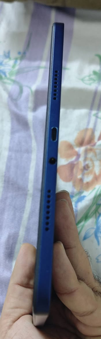 السلام عليكم 
poco pad m1 
مستخدم شهرين 
مشحون 52 مرة فقط 
السعر 375 الف وبي مجال بسيط 
مكان بغداد 
***********
