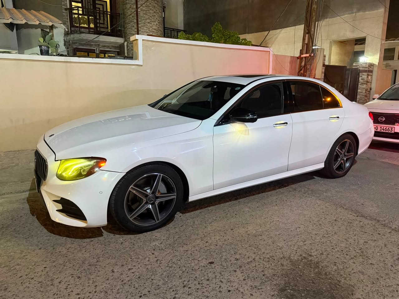 مارسيدس E300
موديل ٢٠١٧ 
الموديل المرغوب
وارد امريكي كلين تايتل ( بدون حادث) 
مواصفات الـ 4Matic 
ماشية ١٥٦ الف 
صيانة السيارة كلة يم شركة الماس 
رقم اربيل هزة و سنوية جديدة بأسمي 
تحويل او اسويلك وكالة 
مكان السيارة بغداد الجادرية 

السعر ٢٥ الف دولار 

***********
