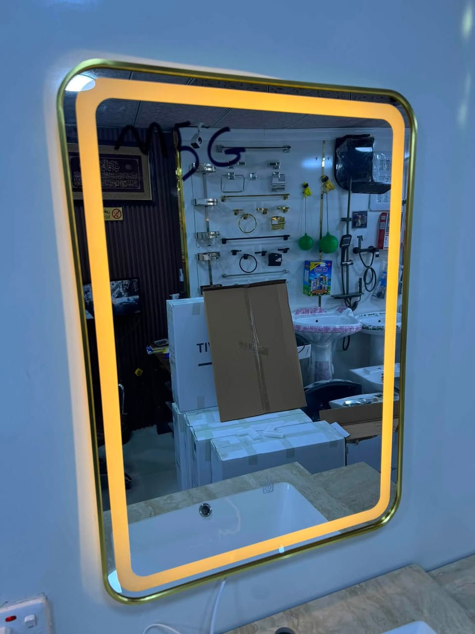 ✨ وصلت مراية LED بإضاءة 3 ألوان ✨

🔸 تصميم مستطيل أنيق
🔸 إطار ألمنيوم بـ 4 ألوان
🔸 درجة أولى وجودة ممتازة
🔸 إضاءة LED بثلاث درجات لون تناسب ذوقك وديكورك

📍 العنوان: بغداد – شارع الكفاح، مقابل مصرف السباع
📱 للطلب والاستفسار واتساب: ***********
