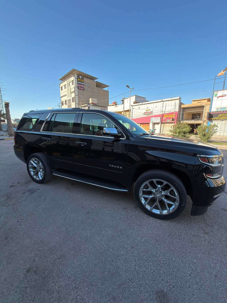 تاهو 2020 بريمير خليجي
السعر 42.000 $ 
ماشيه 108 كم قابل للزياده
مغلفه ppf بل كامل ضمان خمس سنوات 

ملاحظة 
مكفولة كفالة عامة 
ماعدا BDR قليل جدا باب خلف سائق مقدار قرص

المواصفات                       

فول مواصفات ١/١

٨سلندر

سلايد(فتحة قمارة)

كراسي جلد اصلي

كراسي اثنين كهرباء

كراسي هزار(عند اقتراب السيارة من اي شي)

كراسي خزن(ميموري)

كراسي الأمامي (تدفئة+تبريد)

كراسي خلفية كهرباء

كراسي خلفية تدفئة

تبريد خلفي شاشة

شحن الهاتف لاسلكياً

رادار

سائق آلي

كروس سرعة

داتا شو DATA SHOW

٣ بصمات

فول تحكم استيرن(جهتين امامي+جهتين خلفي)

استيرن كهرباء

استيرن تدفئة

شاشة عرض الاعطال

صندوك كهرباء(شفط)

فتح صندوك تلقائيا عن طريق القدم(صندوك جلاق)

نظام السير على الخط

دبل كير(عادي+اوتوماتيك)

دبل حساس(امامي+خلفي)

نظام تحكم بمستوى الضوء الداخلي

مانع تزحلق

پدل كهرباء(تحكم كهربائي بالبريك والبانزين)

نظام فتح الابواب لاسلكياً

فور ويل

شاشة امامية كبيرة اصلية

شاشة خلفية DVD اصلي 

كامرة خلفية 

تشغيل عن بعد

قاصة سرية

دوسات كتابة CHEVROLET

اشارة بالمري

مري كهرباء(شفط)

لايت عدسة زنون

لد امامي

سستم_صوت

داتاشو كبيره 

كيجات ديجتال 

موصفات لبريمير بعد معروفه هيه اعلى فئة

مكان السيارة : النجف الأشرف 

رقمي ***********
