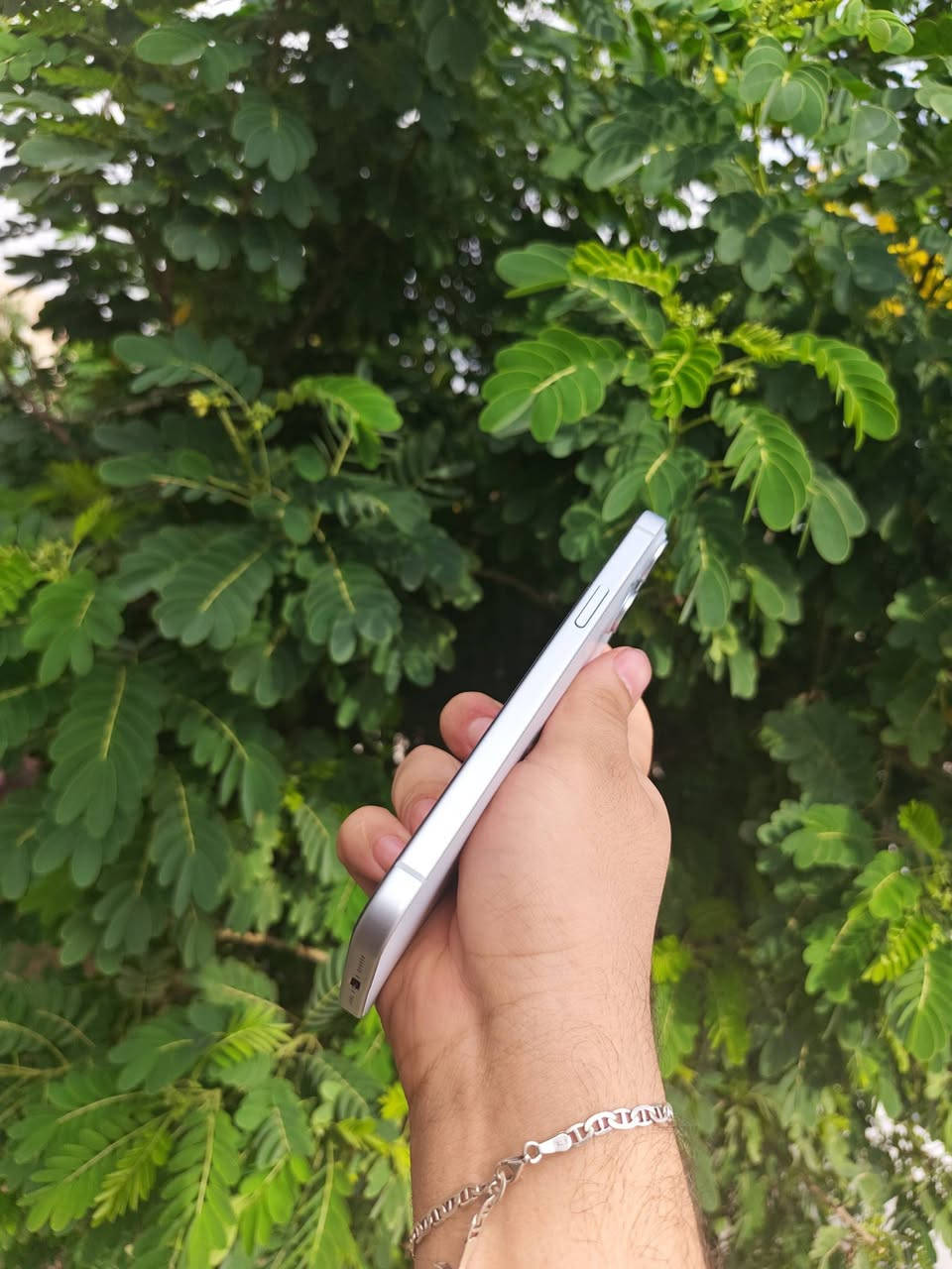 ايفون 15 بلاص • ١٢٨ • بطاريه ٨٧٪
