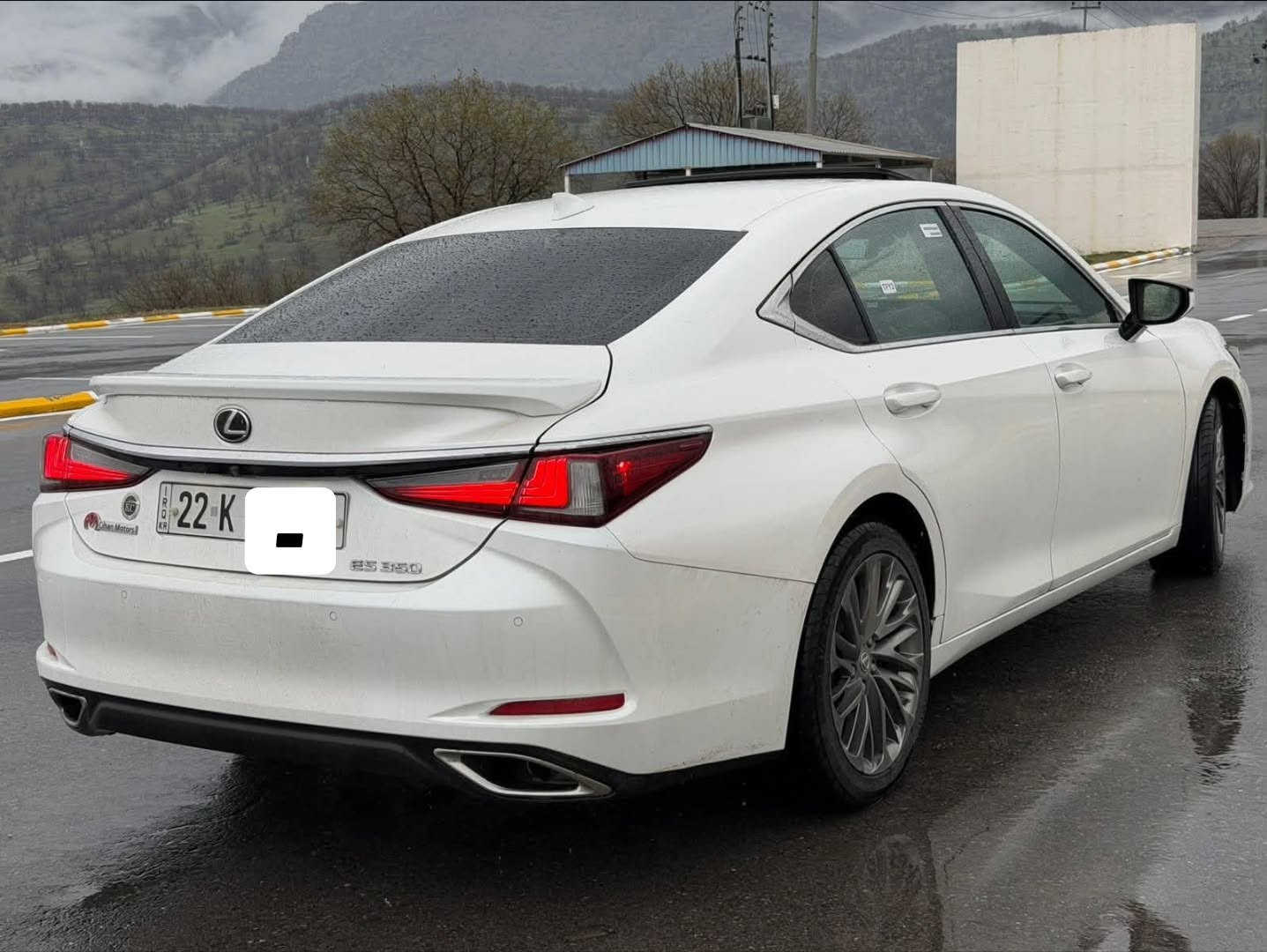 سلام عليكم 
لكزس 2021 ES350 
لون ابيض 
وارد امريكي 
سيارة بدون سبوغ بابين تبديل شركة 
مواصفات 
شاشة 
دواخل مشمى 
كامرة 
حساس امامي خلفي 
كامرة دواره 
رادار امامي نقطة عمياء 
سستم صوت 
كشنات تدفئه تبريد او كهرباء 
محرك 6 سلندر 3500 
قطعتين تبريد 
اوتو ستوب 
مري قلاب عند رجوع 
ماشية 66 الف كيلو 
رقم اربيل بسمي هزة جديدة بدون اي نقص 
السعرررر  275 
العنوان اربيل 
***********
