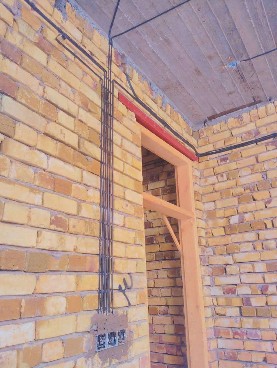 مقاولات عامة • خدمات بناء • فني بناء