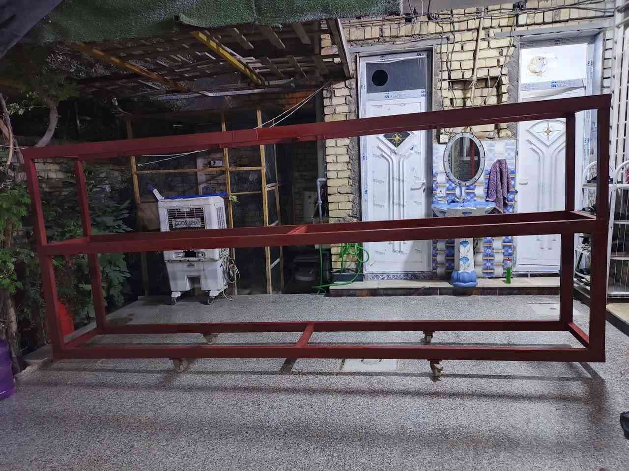 سلام عليكم ميز تفصال طول ٥ولعرض٥٠سم ٢متر للبيع سعر٩٥ وبي مجال مكاني بغداد عبيدي اتصال***********
