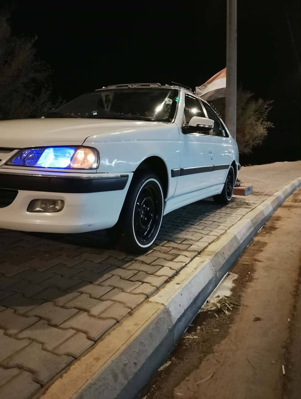 سلام عليكم بيجو بارص للبيع 22للبيع تخم تاير جديد باتري جديد سيارة خير من الله تبريد وية لسويج لشراي يتصل عل رقم ***********

