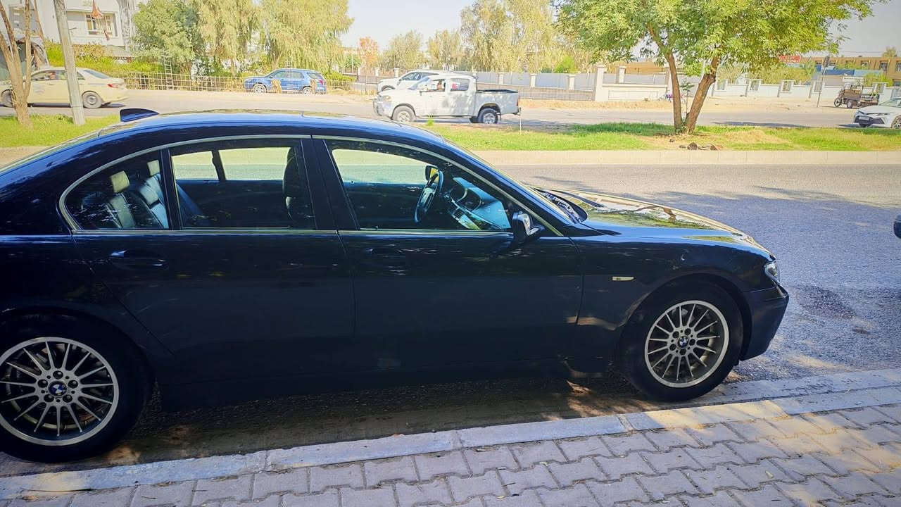 بي ام باخرة موديل 2004 فول مواصفات المكان ديالى رقم سليمانية حجم 735 السعر 125وبيها مجال رجاءاً بدون مراسلة للاتصال رقم الهاتف ***********
