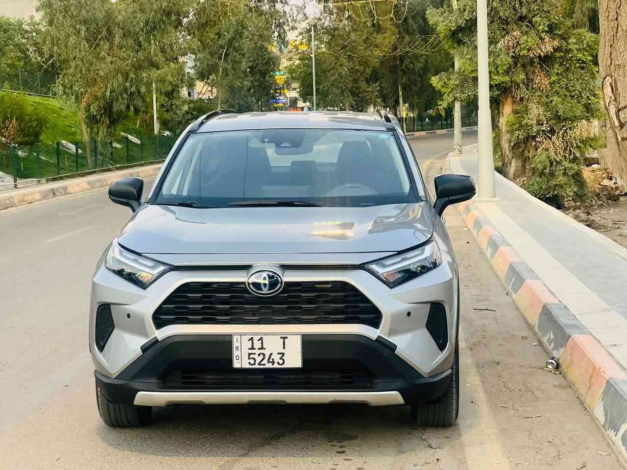 السلام عليكم
_ راف فور  RAV4  2025 LE 
_ مكينة 2500 هايبرد
_ ماشية 3000 ميل ( يعني زيرو )
_ مواصفات  LE معروفة
_ ضرر جامرلوغ وبونيد فقط بدون دواخل 
_ بدون شواصي
_ ايرباك فقط دركة + بردة
_ رقم بغداد ب اسمي 
_ مكان السيارة ديالى _ بعقوبة 
_ السعر ٢١٢ وبيها مجال 
_ ***********
