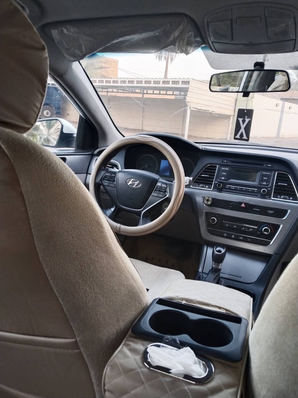 سوناتا ٢٠١٧ وارد امريكي حادثهة باب وجاملغ امامي صبغ السيارة ليبل واحد بدون تبديل بيهة مكانات تكشير ومغلفة فابلون ماشية ١٣٨ الف ميل السيارة بأسمي.
السعر ١١٠ وبيهة مجال
***********
