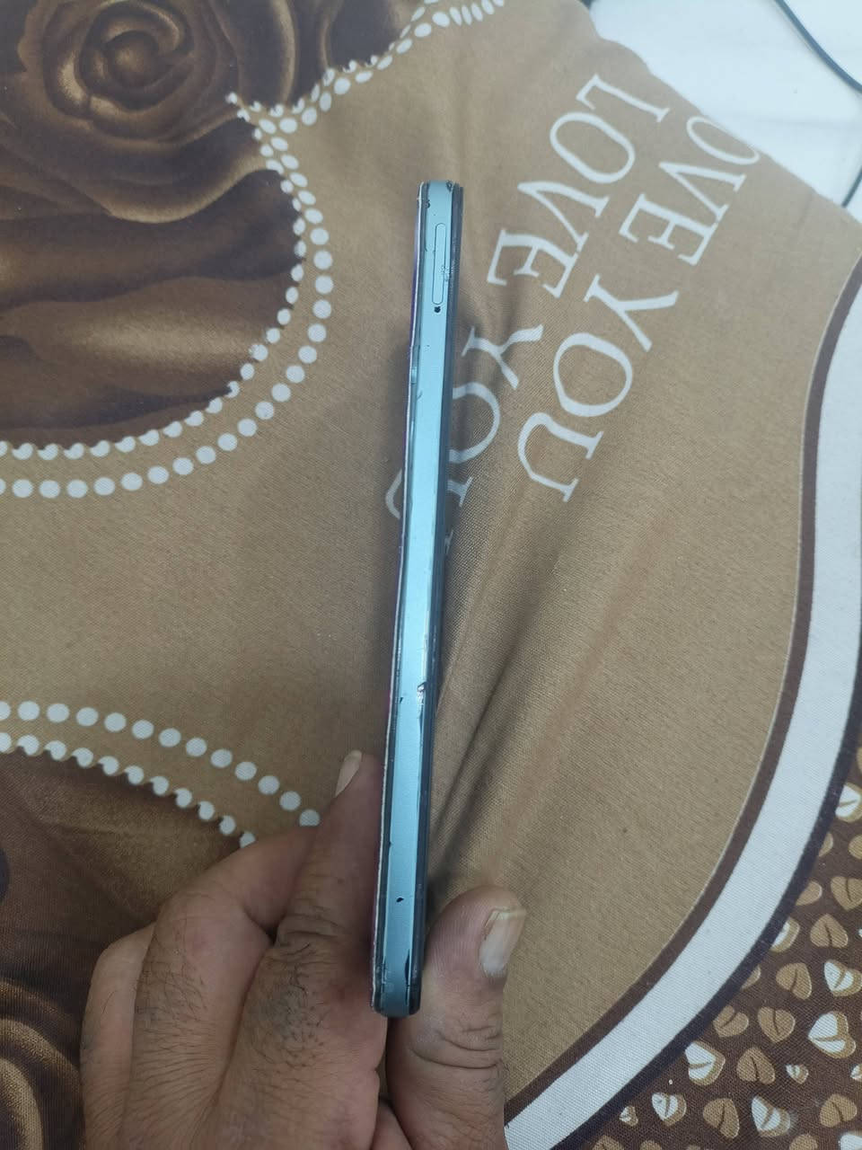 سلام عليكم جهاز هونر x7b كله شغال فقط شخوط بشاصي مثل مواضح بصوره ذاكرة 256 خطين يدعم الشحن السريع مكاني بغداد الدورة السعر 110بي مجال حك الجيه ***********موجود وات ساب
