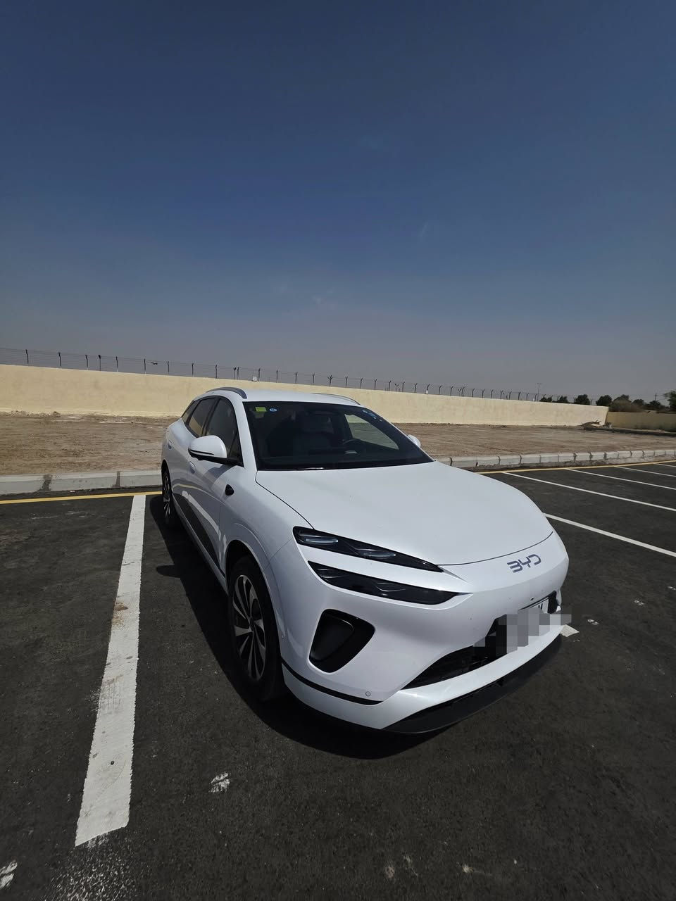 بي واي دي سيلايون  06  Sealion
2025
رقم بغداد
ماشية 3.000km اخت الزيرو
هزة جديد ورقم جديد✅️
بأسمي 
مكفولة كفالة عامة من الشخط✅️
بعدهة بريحة الوكالة
المواصفات: 
كرسين كهرباء
كرسين تدفئة تبريد
تدفئة ستيرن
شحن مدى 140-160 كيلو متر
بنزين مدى  1500km 
صندوق كهرباء
شاشة جبيرة
انارة داخلية
تبريد قطعتين 
٥ راكب 
١٣ كامرة
١٢ حساس
اوتو بارك
قيادة ذاتية
داخل جلد  
الدشبول مطعم ✅️
يفضل التواصل عن طريق الواتساب  (***********)
العنوان بغداد - حي العامل
السعر  : 39.500 وبيه مجال شي بسيط✅️
