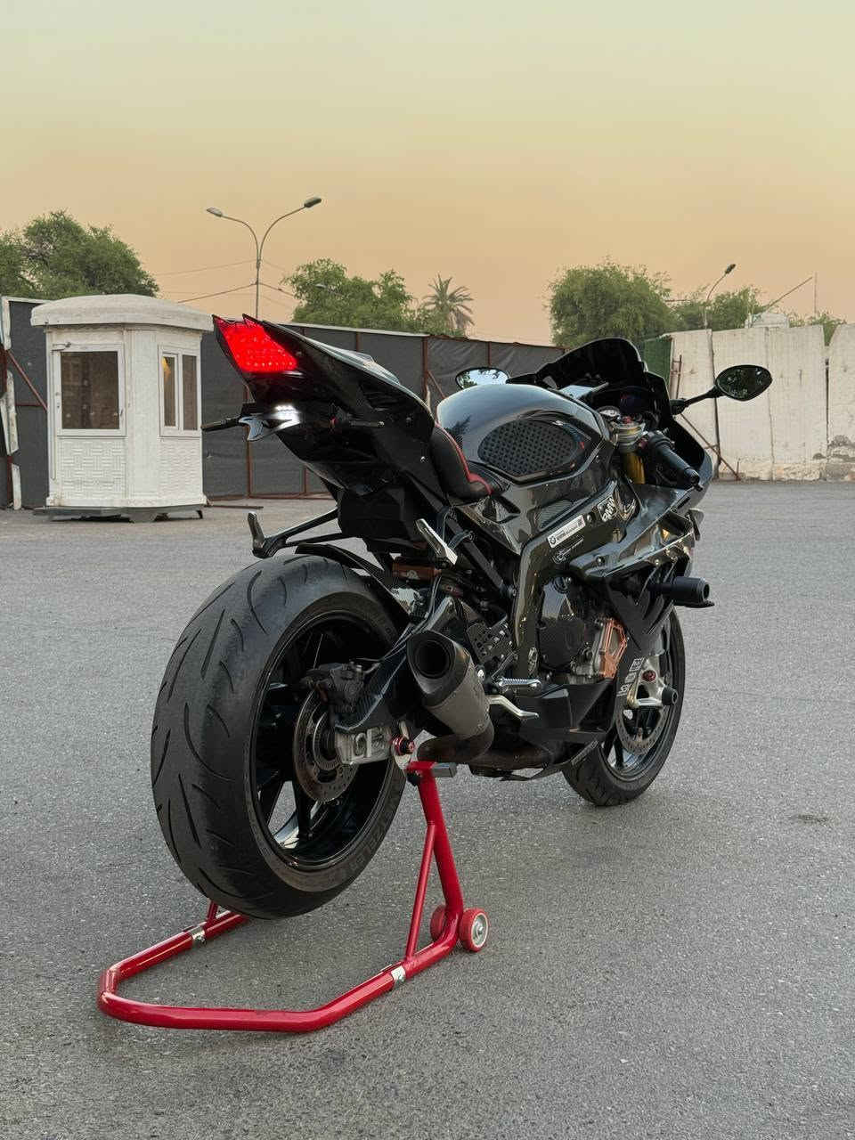 سلام عليكم
BMW للبيع موديل 14
Abs
الدراجه دخول جديد  صارلها 3 أشهر طبت للعراق وعندي صور مزادها  كفاله عامه كير مكينه بيها جاملغ كاربون شاصي كاربون زعانف كاربون واقيه زنجيل ومرايات كاربون احمر مختلفات 4 مودات كلها شغاله ماشيه 25 الف الدراجه مزوعه كاربون الدراجه كلش نضيفه وحلوه احلى من الصور بانزين كله محسن دهن موتل مي راديتر موتل جيب وياك الف فيتر وتعال مكاني الصالحيه *********** واتساب فقط
