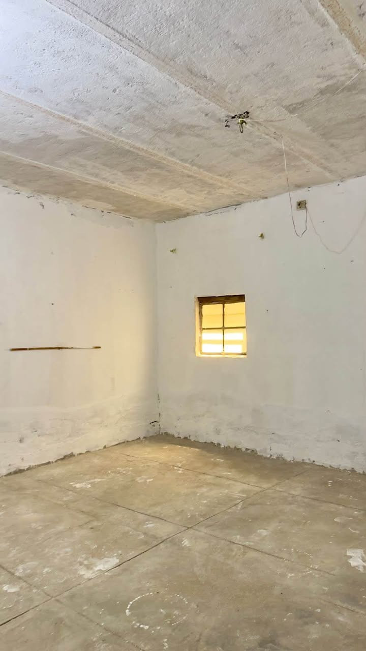 بيت للأيجار في الاصمعي الجديد
لبيت حواسم ببو غرفه كامل صاله ومطبخ وغرفتين وصحيات وكهربائيات وماي ولبيت جبير سعر: 250 بي مجال بسيط 
رقم واتساب:***********
