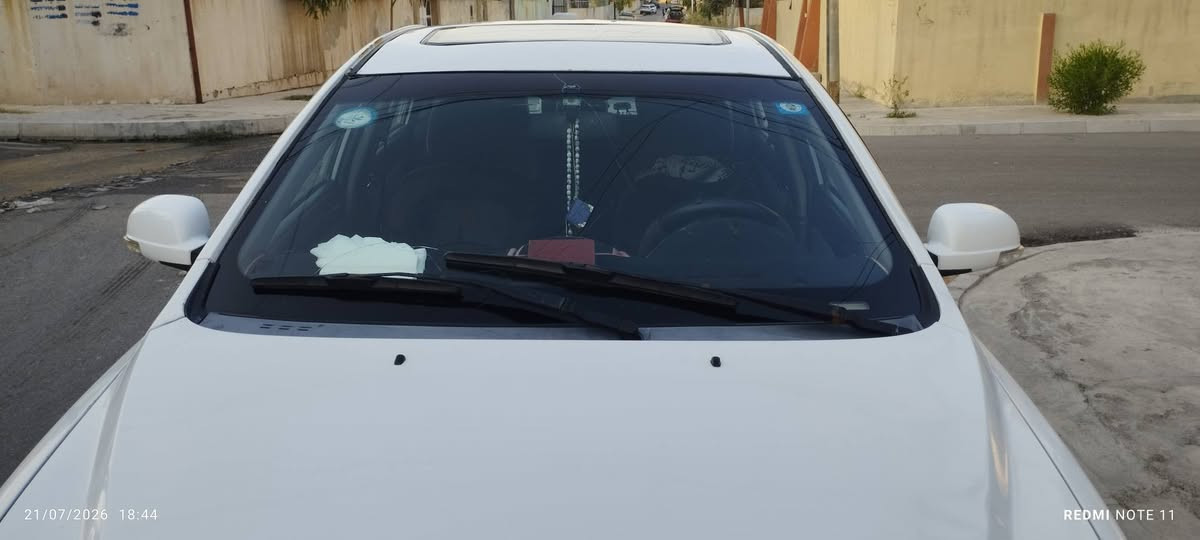 جيلي امكراند موديل ١٣ بغداد رقم إنكليزي هزة جديده سنويه جديده باسمي  مصبوغة حزام بس اني ابيعك عام  داخل دشبول اسود المرغوب مكانها موصل حي البلديات رقم الهاتف ***********
*********** السعر 55
