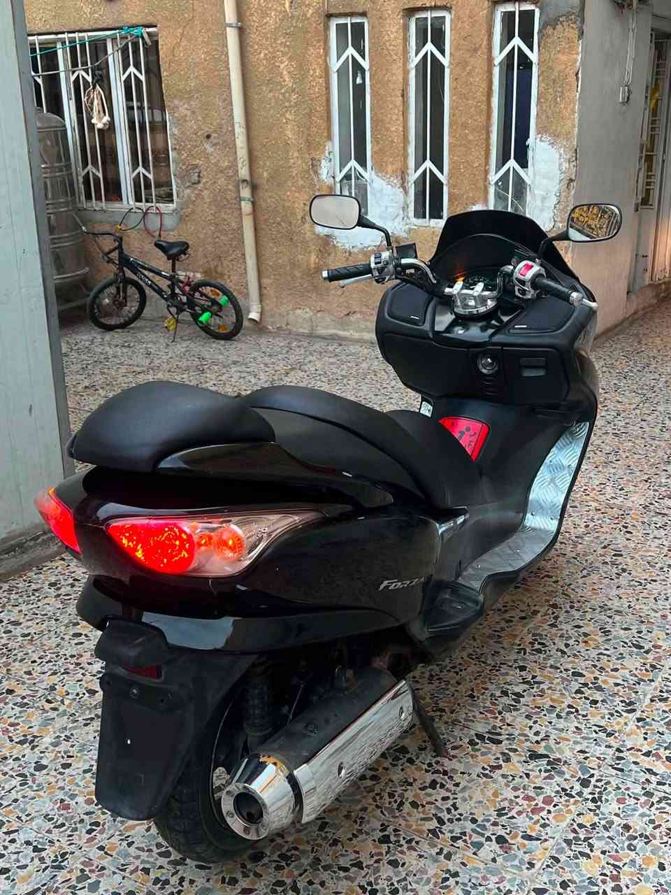 فورزه بصمه 0️⃣ 9️⃣ كرستال
جاهزه دراجه مكينه ناعمه 
كهربائيات كلهه شغاله شلعه ومعدل
مكاني بغداد *********** السعر مليون وميه
