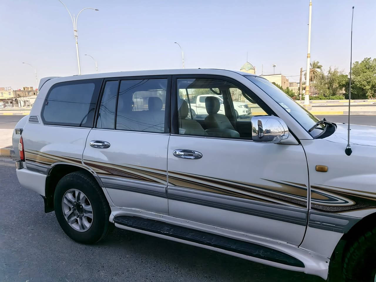 لاندكروز • غاز • قير ومكينة