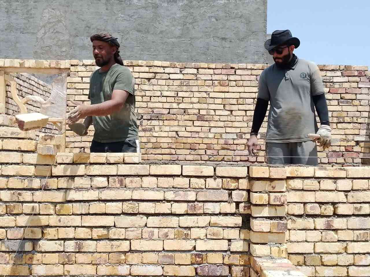 خلفة بناء طابوق/بلوك/ فرمستون شغل درجة اولى عل يومية وعل دبل شغلة كلش كلش نضيف الي حاب يشتغلة يتصل ابو مؤمل ***********

