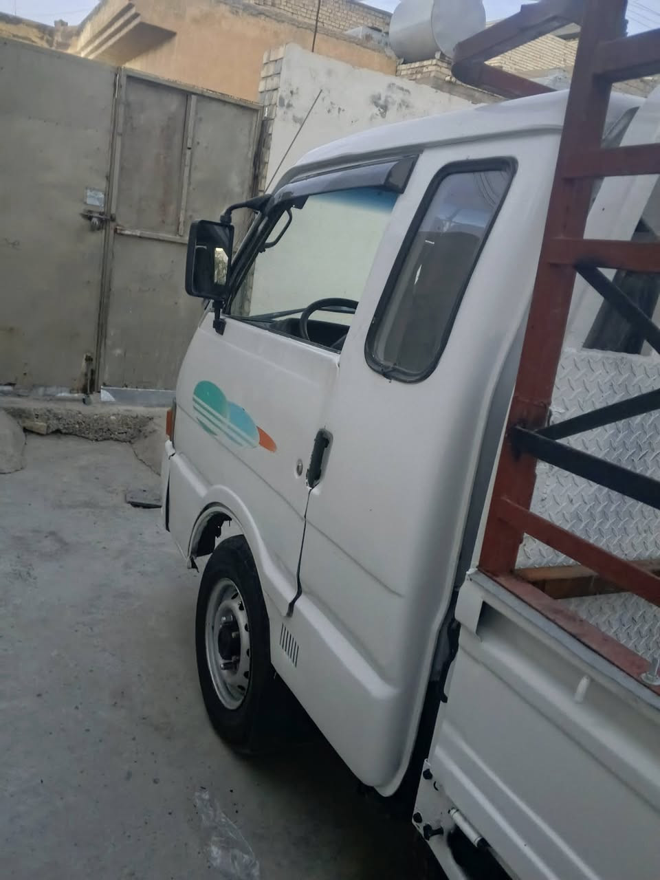 سلام عليكم كيه بنكو موديل94رقم بغداد تحويل مباشر مكفوله من مكينه وكير وكسن وشاصي ورقم شاصي حداديه كهربائيات السياره تخم تاير جديد السعر53وبيه مجال العنوان بغداد  المعامل 
***********

