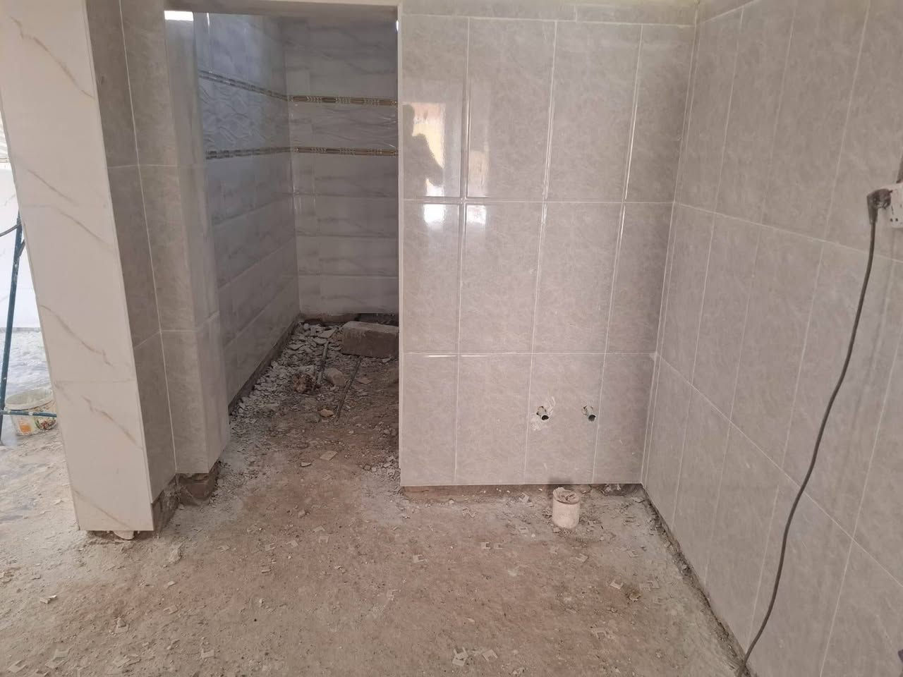 هذا من رزق ربي الحمد لله . خلفه سيراميك متفرغ حاليا اعمل في كافه مناطق المقداديه شغل درجة اولى واسعار جدا مناسبه لتواصل على هذا الرقم ***********  🌹
