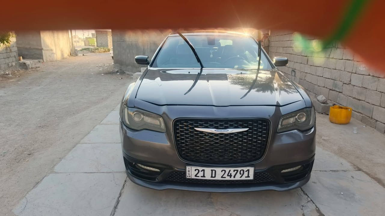 اوبامة 15 فور ويل  محور 2 ويل. S
لون نفطي 
وارد كندي حادث بجم .
السعر 150 وبيهة مجال .
العنوان البصرة الهارثة 
***********.
