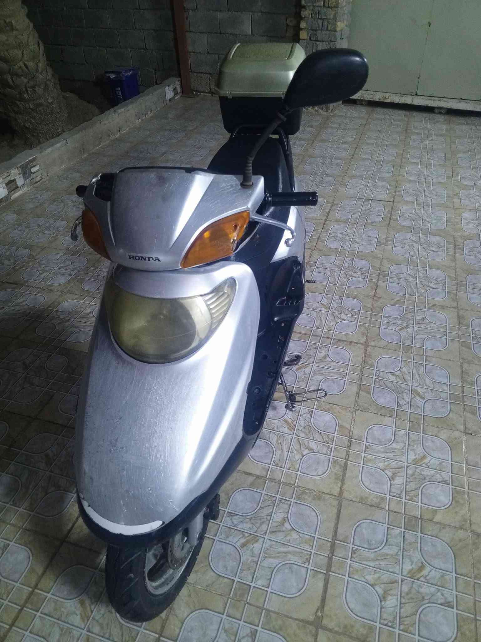 دراجه سبيسي للبيع مكينه خير من الله معدل كهربائيات شغاله حسب الي موجود بصوره كابريتر صار يومين من شديته جديد اصلي تاير جديد واصلي  سسعر 400وبيه مجال بسيط مكان كوت حي الحكيم ثانيه ***********
