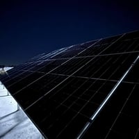 طاقة شمسية • إنفرتر 12kW • بطارية 32kWh