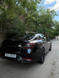للبيع جينيسيس 2022 فئة G70 وارد أمريكي ماشية 86 الف كم حادث جاملغ وبني...