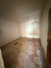 بيت مساحه 50 متر غرفه نوم واستبقال ومطبخ كراج والسطح الشهداء قرب مدرسه...