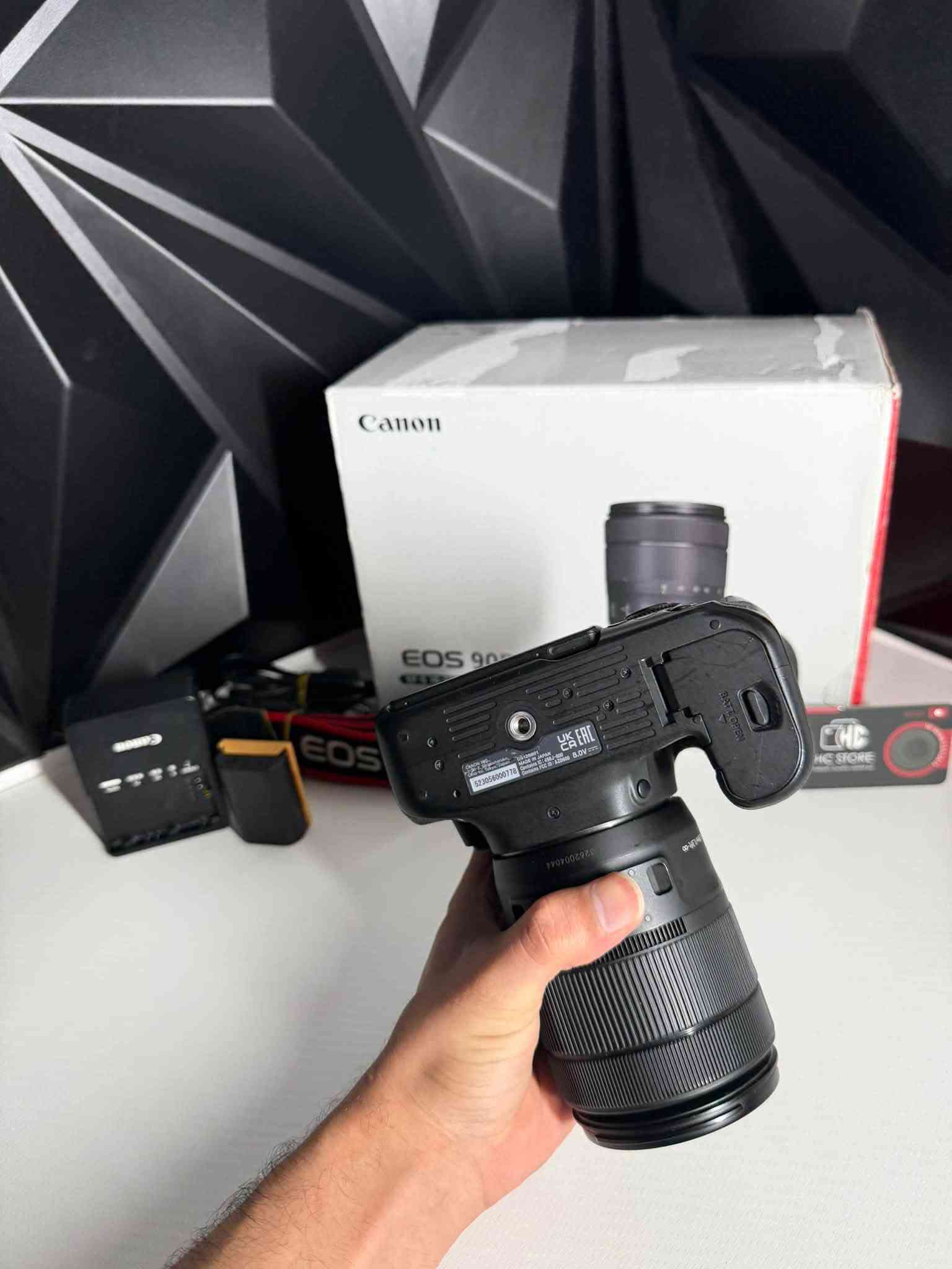 كانون 90D • عدسة 18-135mm USM • شاتر ١٤٠٠٠