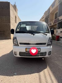 ورحمه الله  للبيع كيا حمل  مكينه 2700 موديل 2025 ماشيه 1800km السياره ...