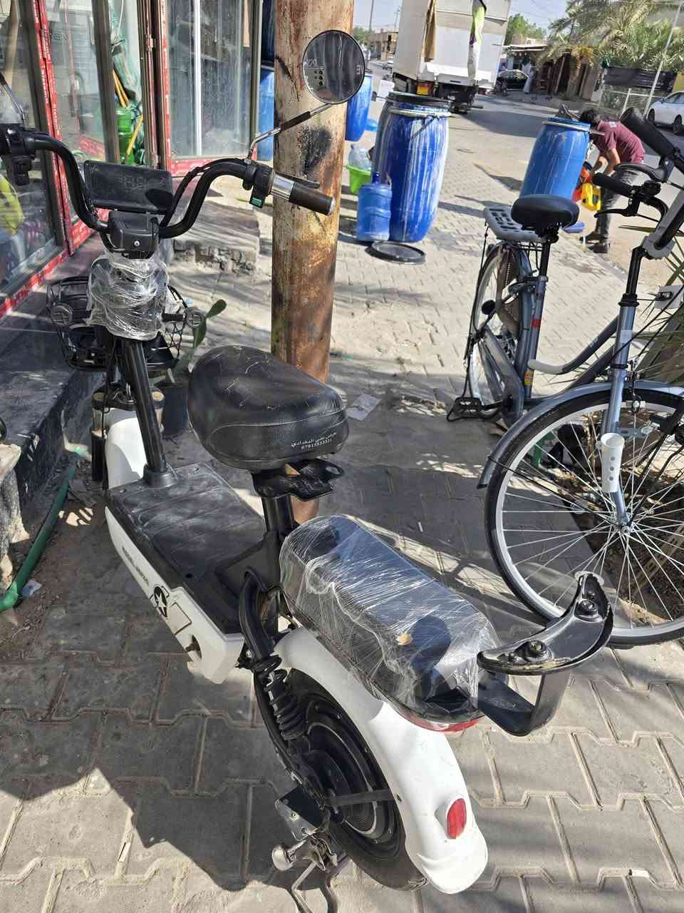 دراجه شحن للأطفال حلوا ورمتبه ماناقصه شي كلشي يشتغل سعرها ب ١٥٠ وبيها مجال للشراي 
***********
