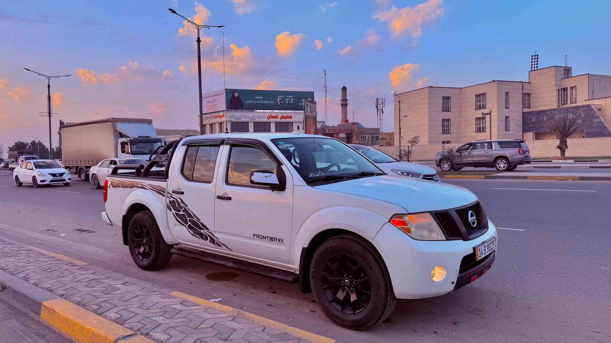 فرونتيرا للبيع او مراوس بالشكل الجديد وارد امريكي حادثها مدگر وبنيد مكينة 6 سلندر ماشية 80 الف گير مبدل جديد اصلي سيارة خير من الله احلى من الصور مالت جناي ما بيها نقص برغي سعرها 160 $ وبيها مجال مكانها البصرة القبلة للاستفسار ***********
