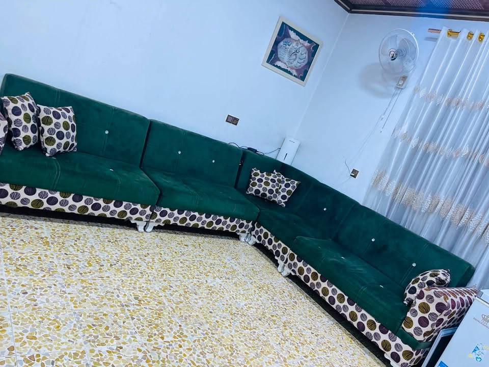 السلام عليكم طخم للبيع السعر ١٣٠ نطيف المكان موصل حي الوحدة للتواصل واتساب ***********
