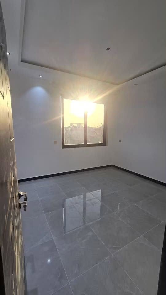 شـقق للإيـجـار ( في السيديه ) (زيرو غير مسكونات مسبقاً  ) 

📍 السيديه - مربع التصنيع - شارع 20m

🔷مساحه 100m
🔷غرفتين نوم 
🔷  صاله
🔷مطبخ 
🔷خدمات صحيه
🔷 سعر الطابق الاول : 900 الف قفل 
🔷سعر الطابق الثاني : 800 الف قفل
______________________________________

‎للاستفسار اكثر : ***********
