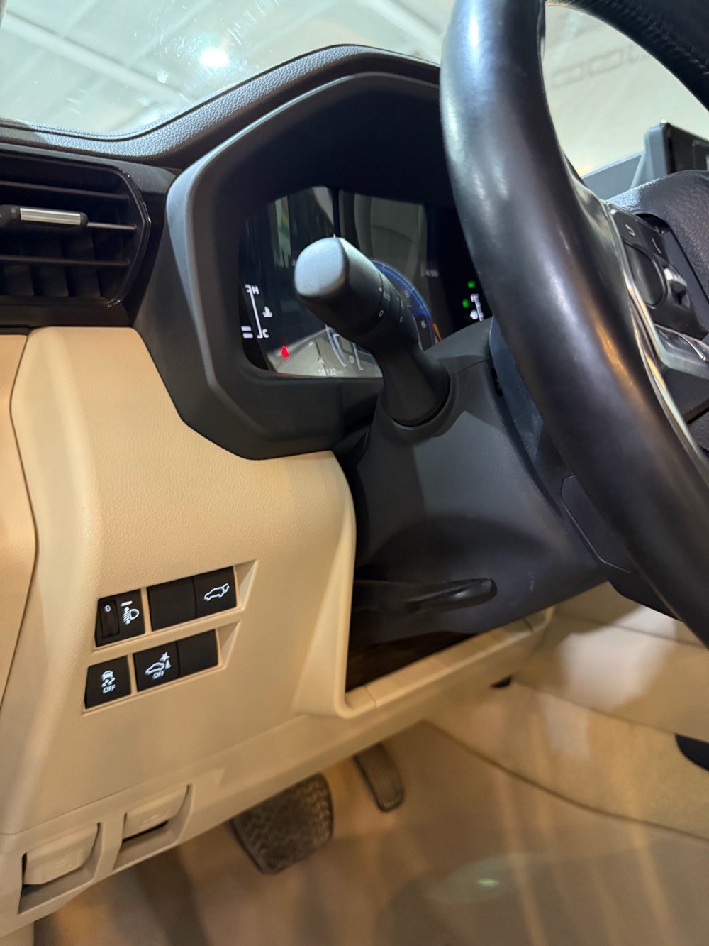* لاندكروزر GXR لمتد بريم اصلي مستعمل مغلفة ppf بغداد 
* ⁠معرض الناجي بغداد معارض النهضة الشارع الثاني 
* ⁠سعد العبيدي (7700637589) (***********)
* ⁠الموديل : 2025 اسود مكفول مغلفه ppf 
* ⁠الفئة: GXR لمتد تنفس طبيعي 
* ⁠السعر (74.500 $) بغداد 
* ⁠اللون اسود رقم بغداد
* ⁠محرك 6 سلندر (4000 cc)
* ⁠العدد (17200 كم)مكفولة كفالة عامة 
* ⁠داخل جلد بيجي اصلي رادار خلفي مانع تصادم امامي الدعامية الخلفية نيكل 
* ⁠4 كامرات محيطية (360 درجة) ابواب شفط اصلي 
* ⁠دبل شاحن وايرليس خلفي
* ⁠لحاية (كت اصلي) امامي خلفي ايرباك عدد (8) صاج داخلي 
* ⁠بصمة تشغيل بصمات ابواب عدد (5) 
* ⁠شاشة امامية اصلية شاشات خلفية عدد (2) فتحة سقف (سلايت) 
* ⁠كراسي الامامية كهرباء وتبريد مقاعد (7) راكب دفع رباعي (4 * 4) 
* ⁠ثلاجة وسطية جنطة كهرباء تشغيل عن بعد شاحن واير ليس امامي حساس امامي خلفي ويل (20 انج)
* ⁠وباقي مواصفاتGXR المتد البريمر المعروفة 
* ⁠السعر (74.500 الف دولار )
* بغداد - معارض النهضة - الشارع الثاني - معرض الناجي هـ(***********)