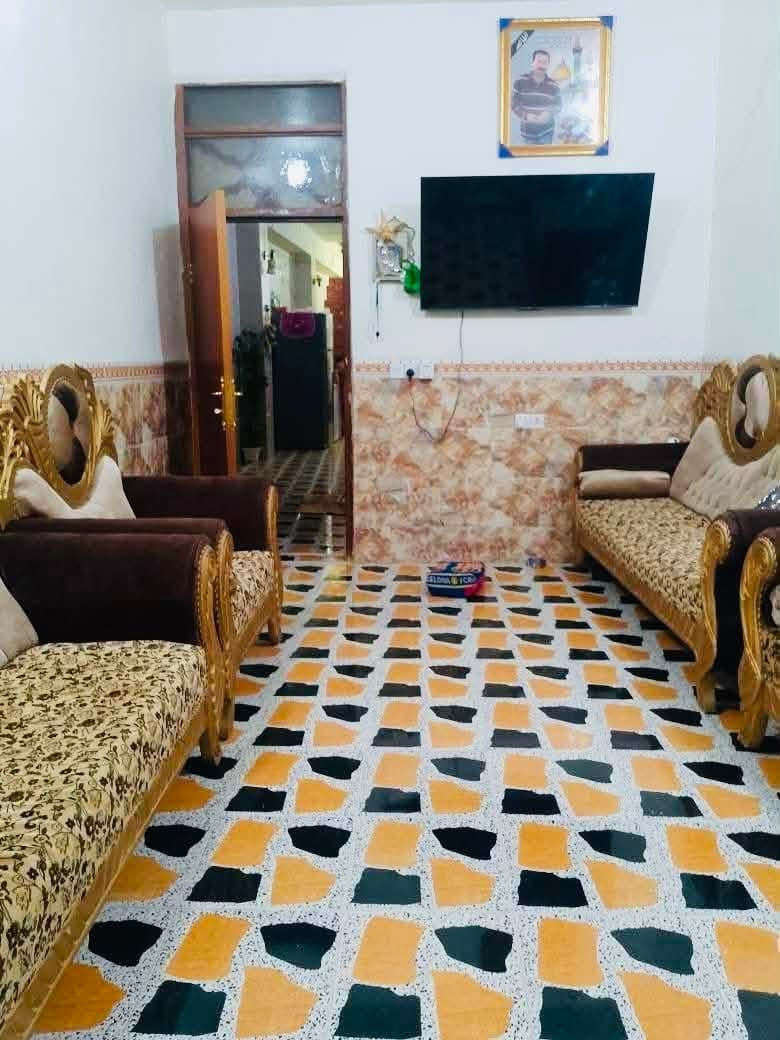 السلام عليكم بيت للبيع اكثر 150 متر موقع البستان طابو زراعي   نزله فائز  الحداد سعر 66 وبيه مجال هاذ رقمي ***********
