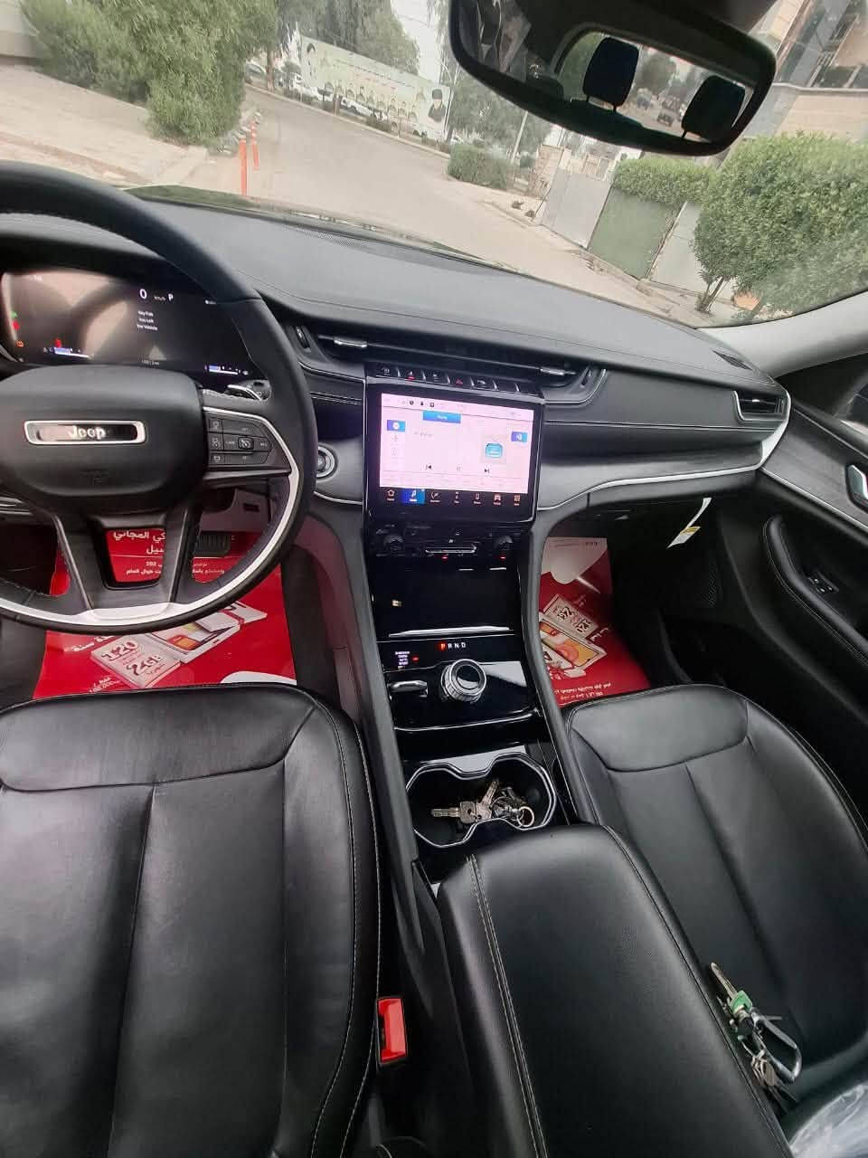 السلام عليكم 🫡 

للبيع Jeep Grand Cherokee 

موديل 2023 فئة Limted  فووول عدة الفتحة

السيارة 7 راكب منفصل 

3 قطع تبريد  و جنطة كهرباء و شاشة كبيرة و شفتات ستيرن 

رادار امامي 

4 ويال

كشنات جلد وكهرباء وتدفئة

ستيرن خياط وتدفئة 

مكينة 3600

الابواب والدشبول مطعمة بصاج 

حساس خلفي و توقف ذاتي 

رادارات جوانب 

السيارة ماشية 10 الالف بامريكا ومشت يمي 11 الف

السيارة استخدام شخصي 

حادث السيارة جاملغ وبنيد بدون اي داخل بدون ايرباك

وسيارة بدنة وراديترات وتبريد وبراكيت وفلينة وداعمية علة 

وضع الشركة السيارة سيارة مبدلة بيها جاملغ وبنيد فقط كشر

السيارة مكانها في بغداد (البياع)

رقم الهاتف ***********

ورقم الهاتف الثاني ***********

السعر 275 🔥🔥 وهم بيها مجال
