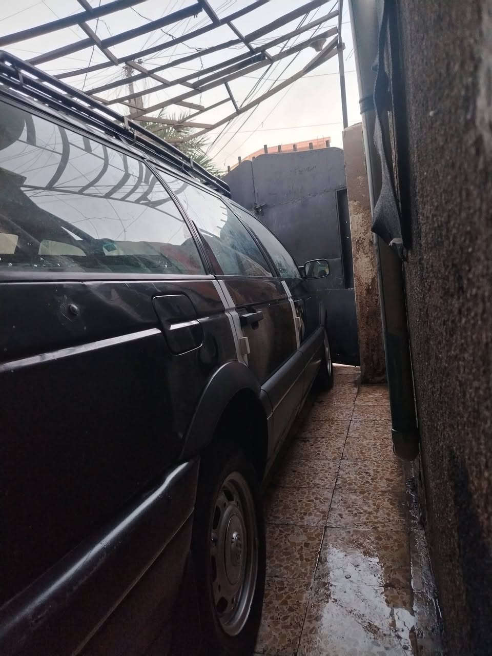 السلام عليكم باسات رقم بغداد دولي بسمي هزه جديد موديل 1992 محرك 1800دوش كير عادي اصل تبريد بس بي ليك محرك جديد حاويه صدر جديد تخم تايرمع ويل جدد كهربائيات كله شغاله كشنات امدوشمه كاعيه جلد سياره متعوب عليه مال جناي رايده 38 وبيه مجال قليل مكاني بغداد ***********

