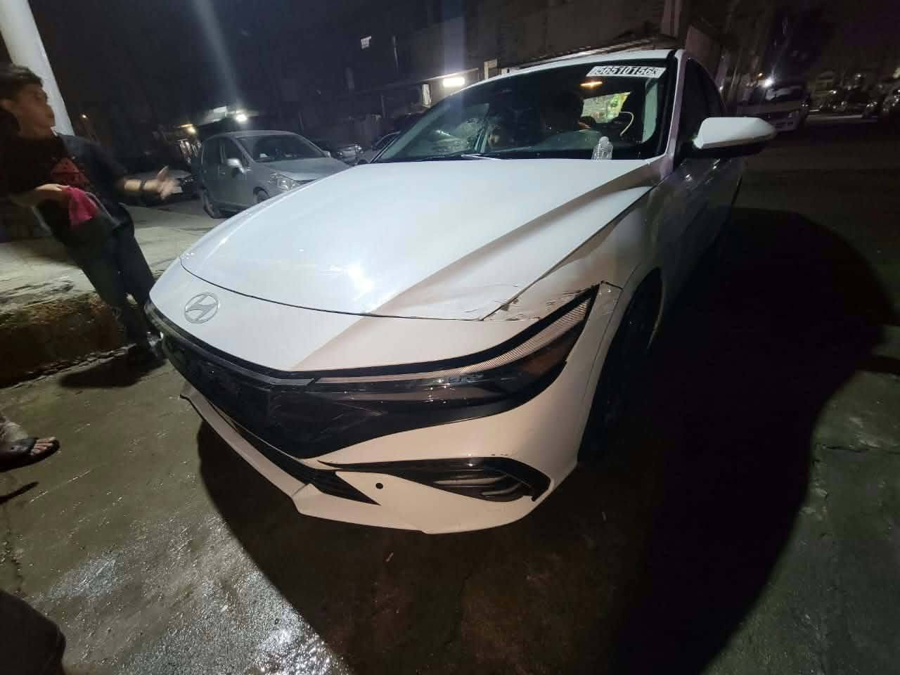 النترا موديل 25 وارد امريكا 
سياره فول مواصفات 
بدون صبغ فق بارد ومبين بل صوره 
بدون رقم 
بصمه 
فتحه 
رادار امامي وجانبية 
كامره 
حساسات 
فوال الفول 
السعر 140
***********

نص مكتوب في الصور:
- 1565101563