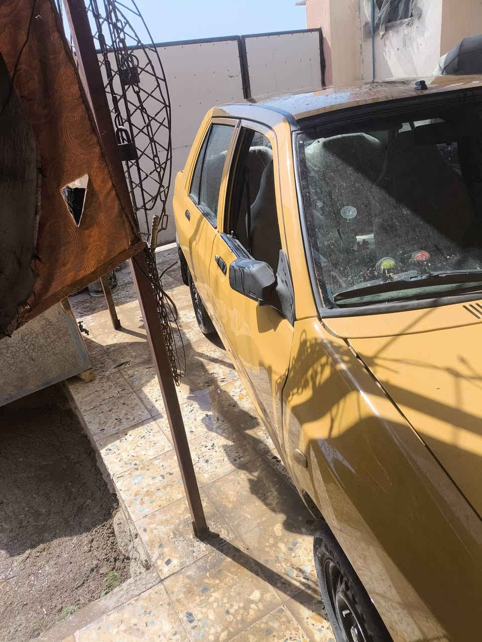 سابه موديل 2016 بيها ضربه بل جمرلغ طخه بسيطه بل باب خلفيه سياره كاعده خير من لله تبريدها بس غاز رقمها بغداد مشروع وطني محركها خير من لله رقمي وتساب *********** شراي 32بيها مجال شراي رسلني وتساب مستعجل على بيعه
