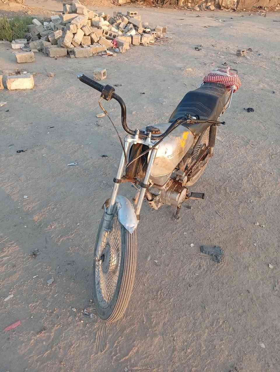ب٢٠٠ كلك ماعايزة تفاصيل كلشي مابيه بيه محرك مال جمرة *********** سعره ٢٠٠
