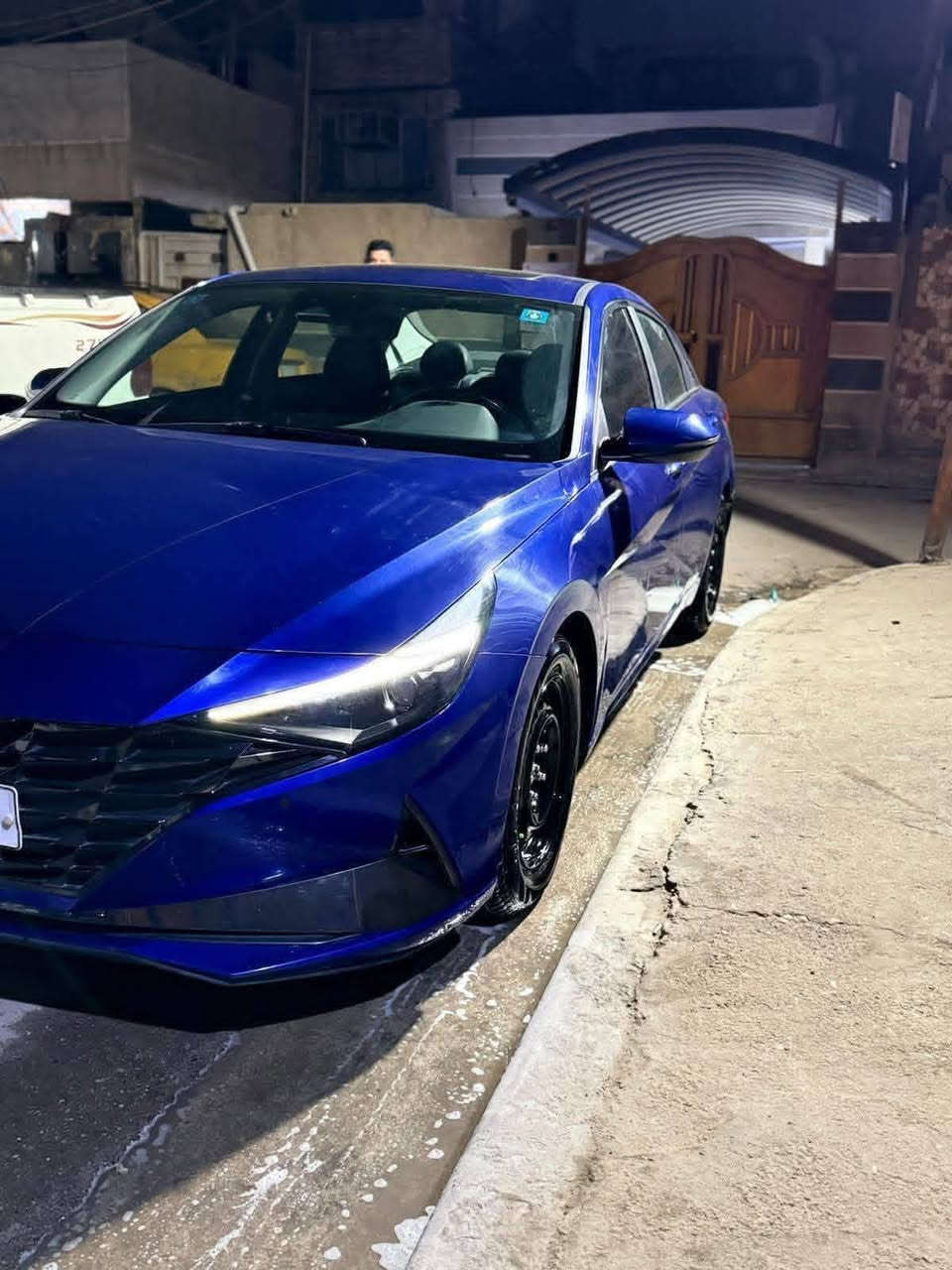 عندي إلنترا موديل ٢٠٢٣ للبيع
وارد امريكي بيها جاملغ امامي ايمن مبدل.. 

وربع بنيد مصبوغ.. وربع باب ايمن مصبوغ..

ايرباك ستيرن ودشبول وبرده..

فول لمتد 1/1 رقم بغداد انكليزي بأسمي..

ماشيه السياره 26،000

مكان السياره بغداد جديده اي سؤال ع هذا الرقم..

***********
