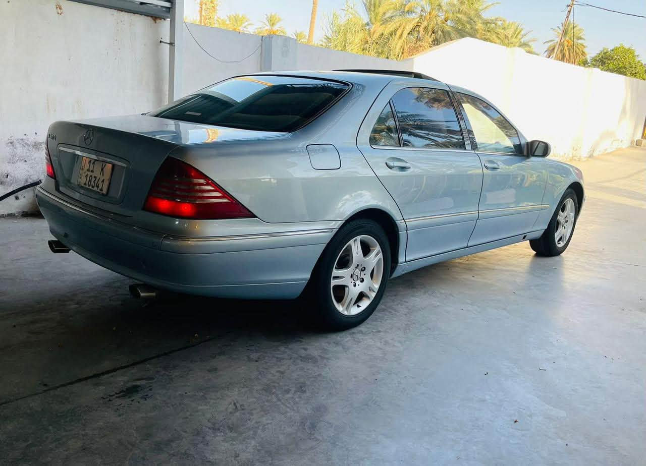 السلام عليكم
مرسيدس غواصه 
موديل 2001 
وارد ياباني 
S320 
فول مواصفات 
مصبوغه عام اثر جراد 
سعر 90 وبيه مجال 
مكانه واسط قضاء الصويره
***********
