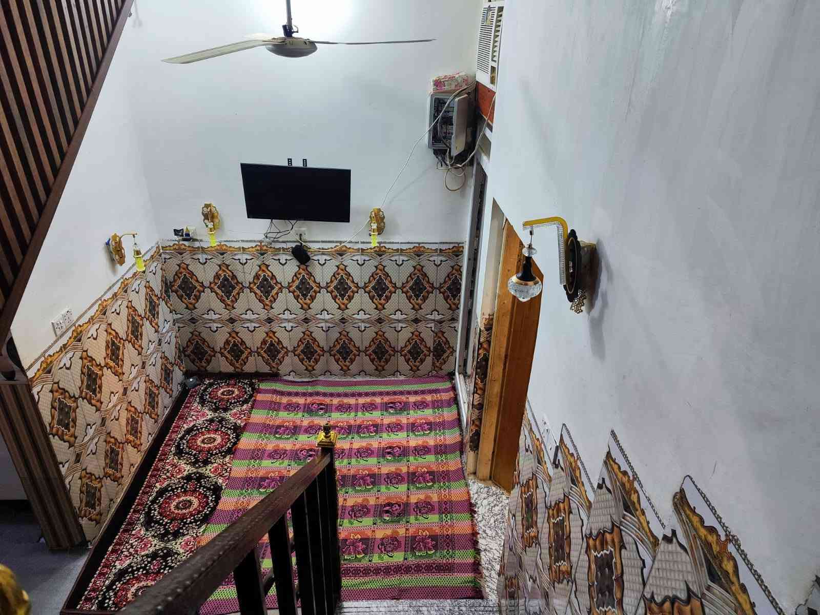 عندي بيت  الحر الصغير الكنطره مال البزل وتطلع كبل مسافه ٣٠٠متر قريب علي الشارع ثالث بيت بالفرع مساحة ٥٠متر ٣طوابق ٣نوم درجه اولي السعر ٣٥ مع مجال 
***********
*********** واتساب على الاثير  ابومحمد
