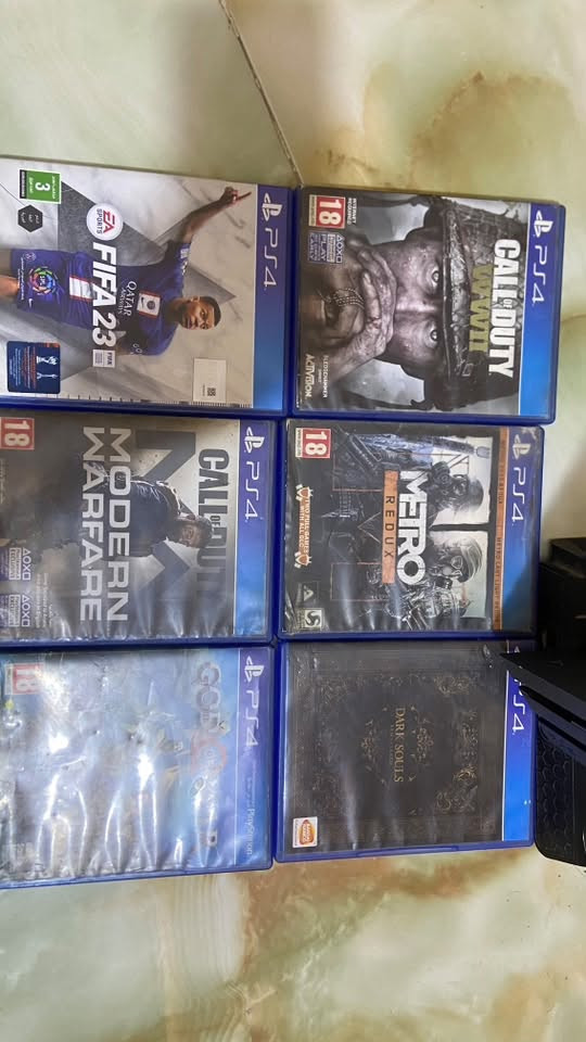 بلي فور برو 
احدث اصدار 13.52 اون لاين 
مع 7 اقراص موضحه بصور gta5 ماموجوده حافظته
الجهاز نضيف ومرتب 
كامل ملحقاته 
السعر 350
مكاني كربلاء طوريج 
***********
