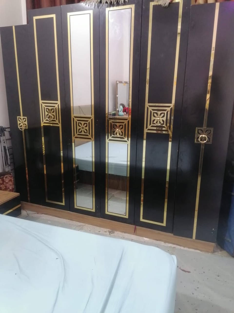 سلام عليكم تخم تكمه تفصال جديد سعر 200 الف / غرفه تركيا كلشي مابيهة بس بيهة فطر باب واحد سعر 225 الف العنوان بغداد الزعفرانيه ***********
